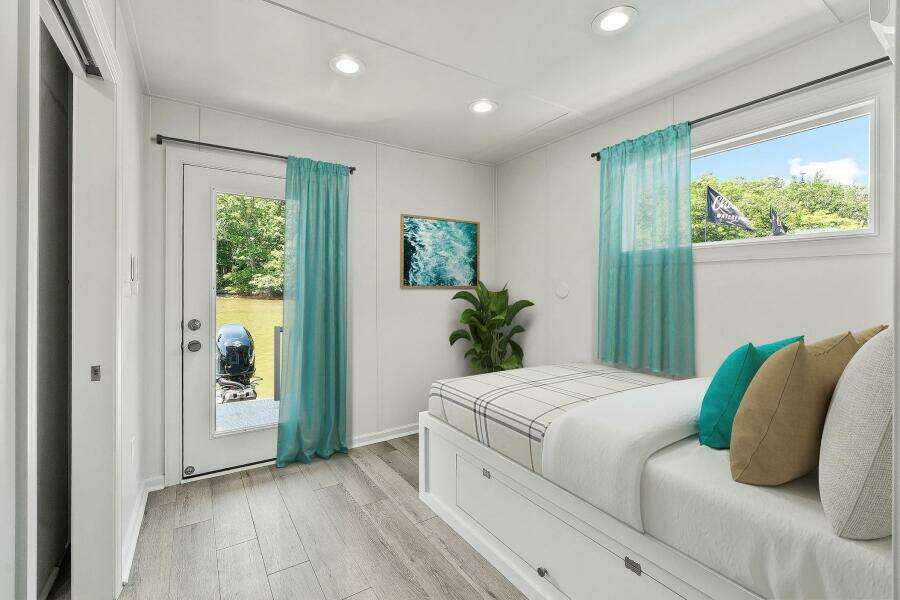 2025 Custom Hank's 40 Houseboat