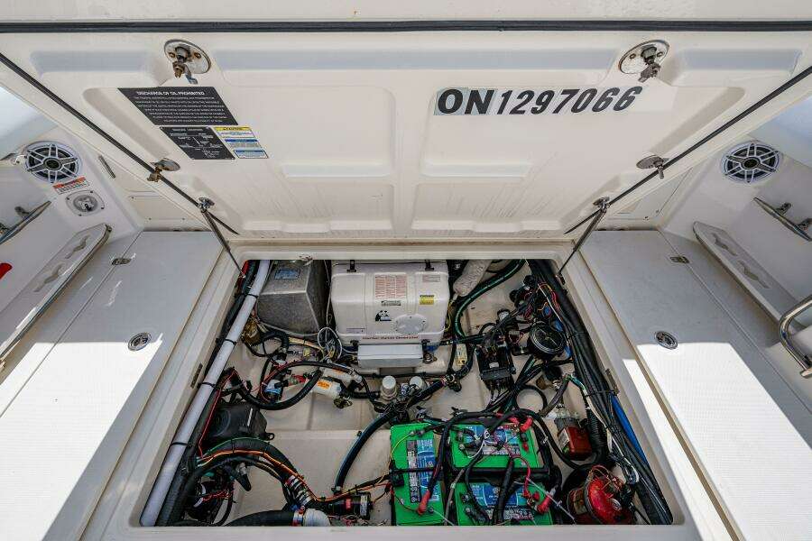 2011 Boston Whaler 370 Outrage