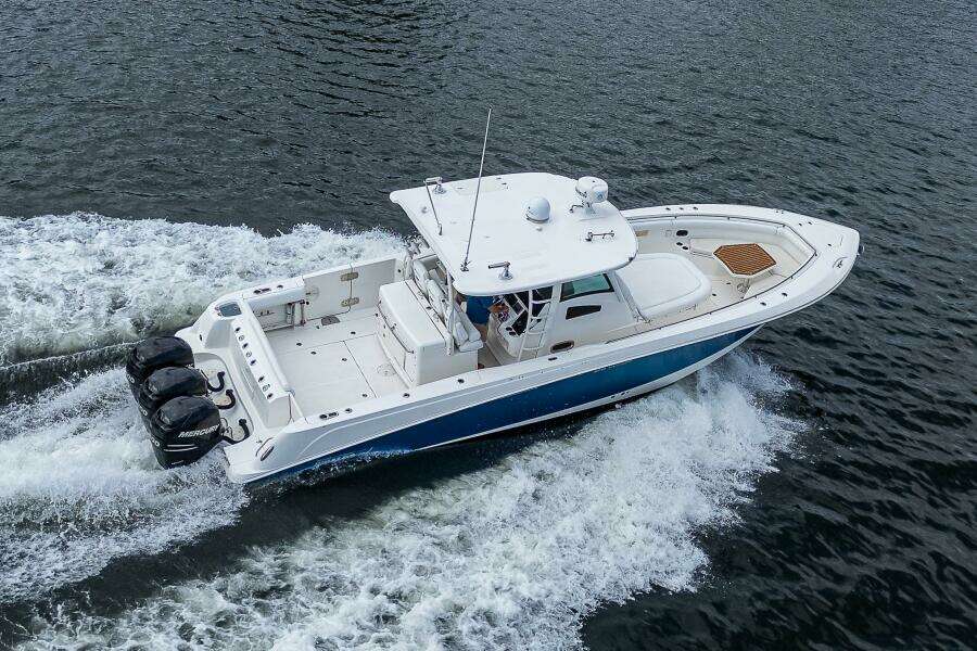 2011 Boston Whaler 370 Outrage