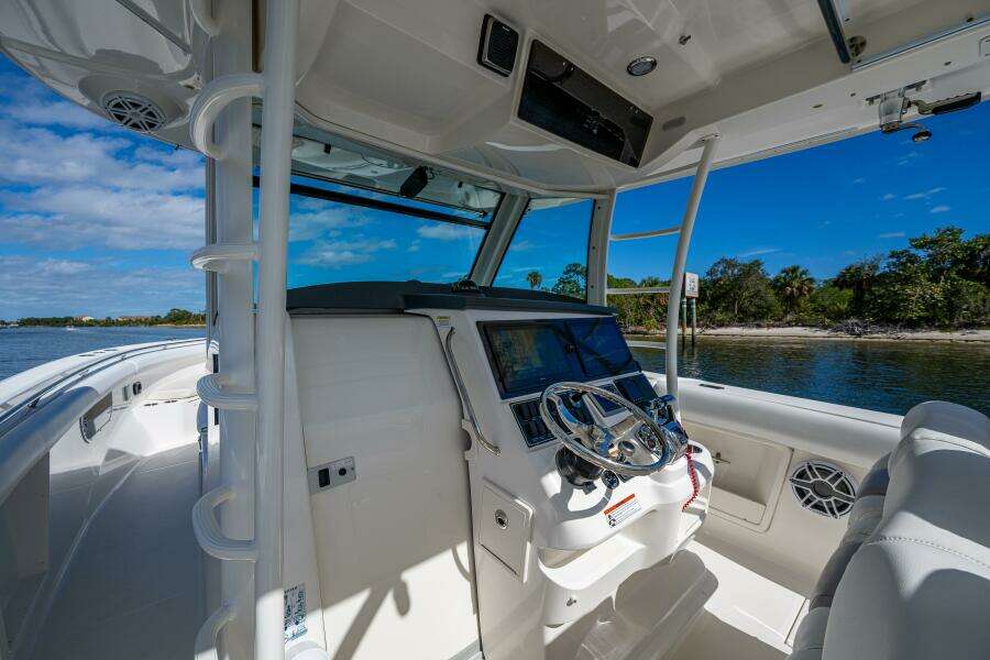 2011 Boston Whaler 370 Outrage
