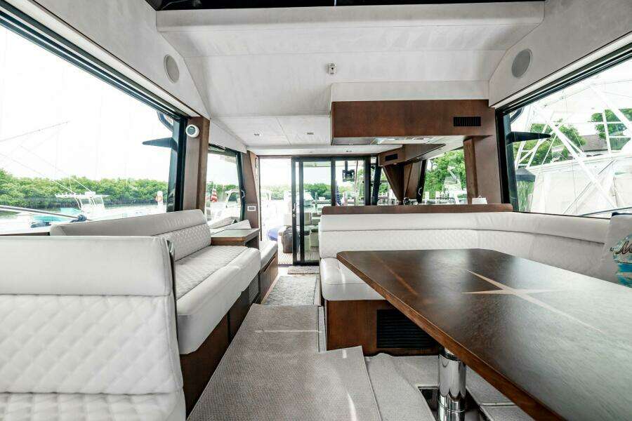 2017 Galeon 510 Skybridge