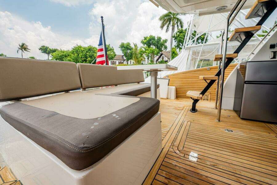 2017 Galeon 510 Skybridge