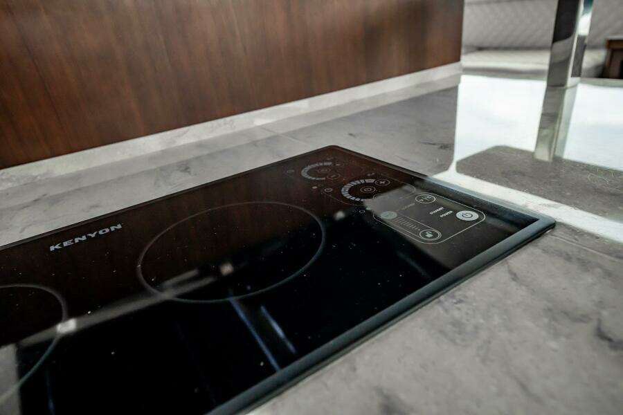 2017 Galeon 510 Skybridge