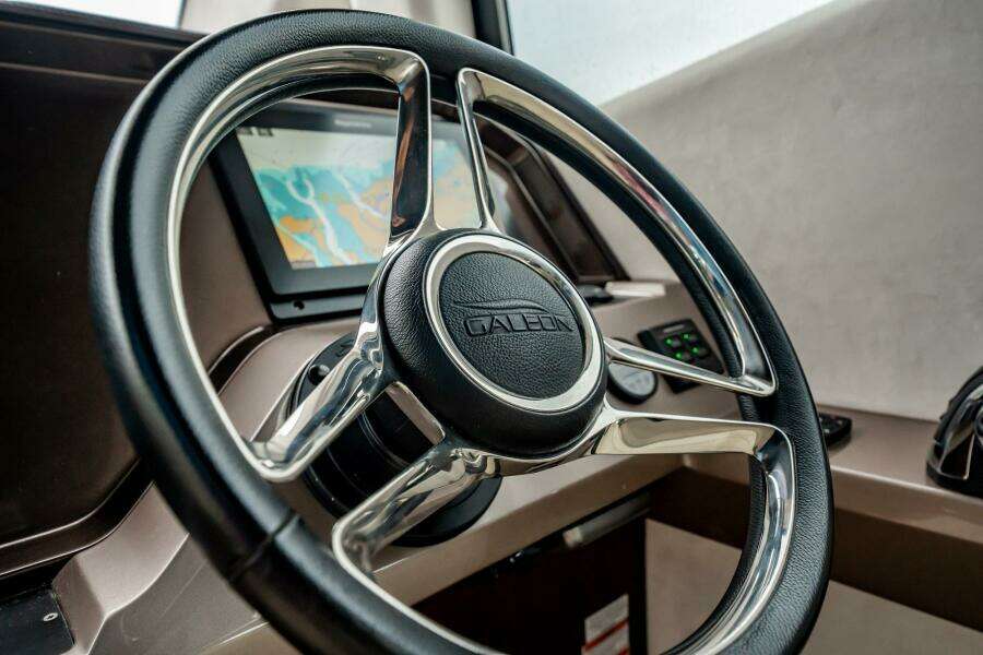 2017 Galeon 510 Skybridge