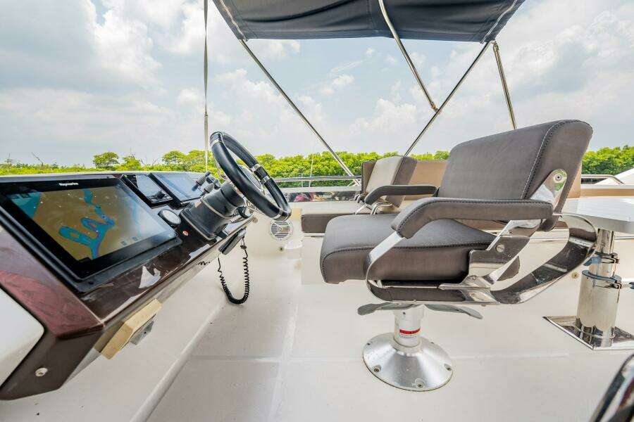 2017 Galeon 510 Skybridge