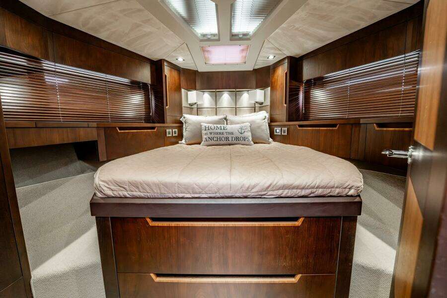 2017 Galeon 510 Skybridge