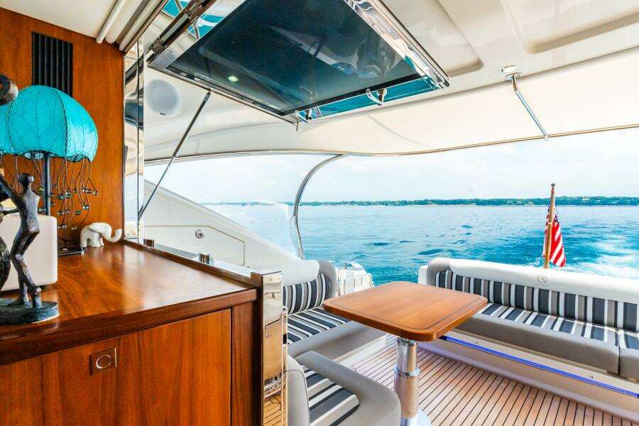 2019 Riviera 4800 Sport Yacht