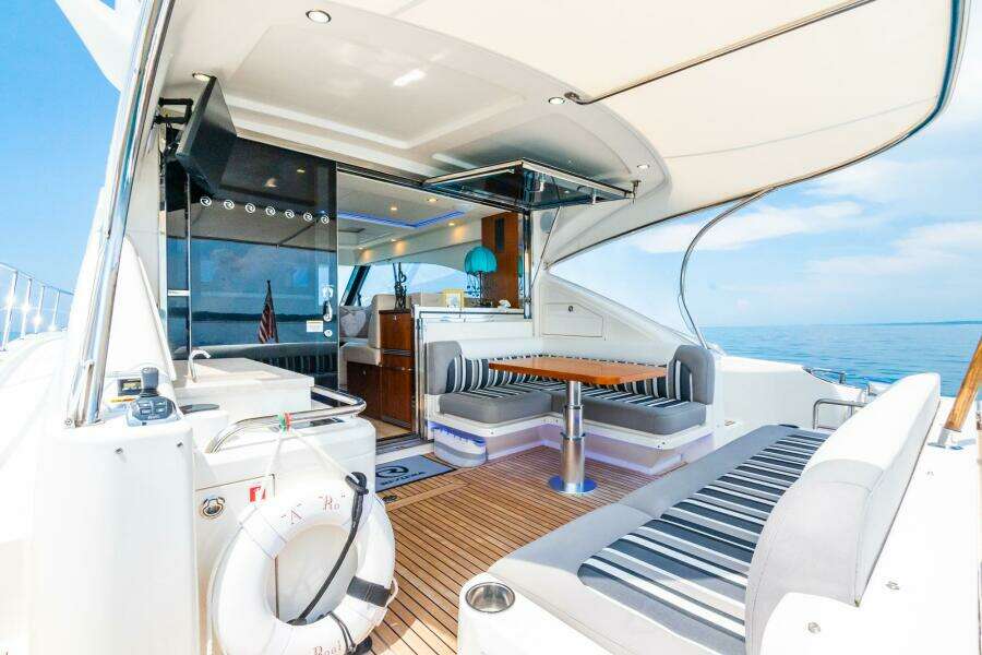 2019 Riviera 4800 Sport Yacht