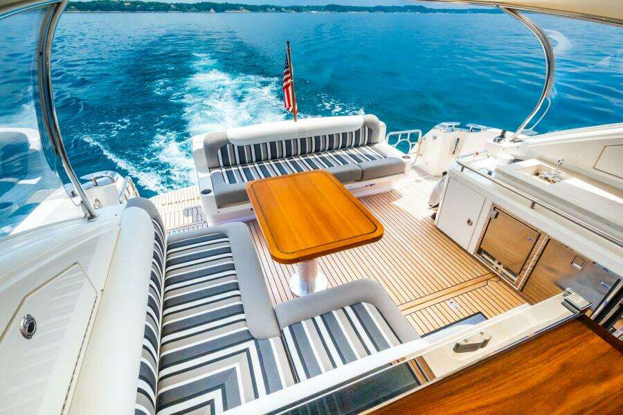 2019 Riviera 4800 Sport Yacht