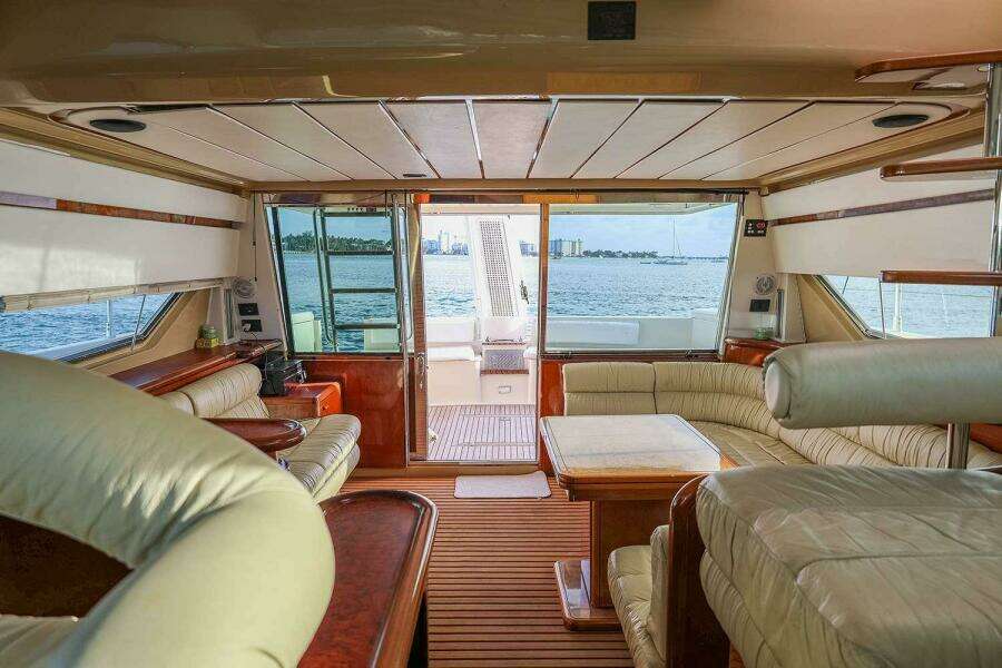 1998 Ferretti Yachts 55 Motor Yacht