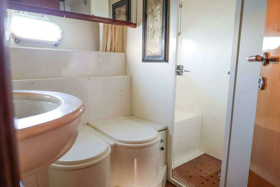 1998 Ferretti Yachts 55 Motor Yacht