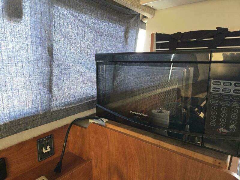 2005 Bayliner 289 EC