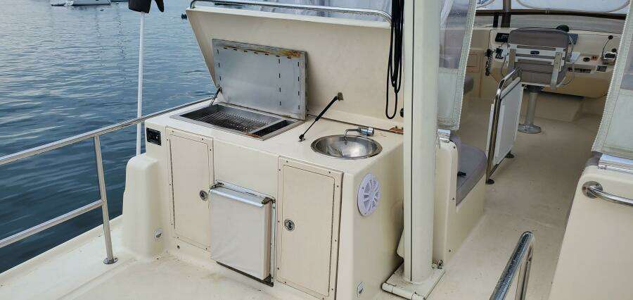 2004 Mainship 400 Trawler