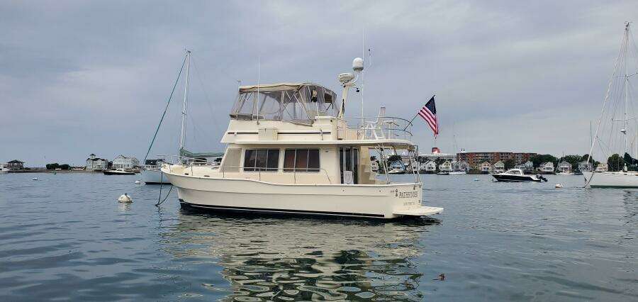 2004 Mainship 400 Trawler
