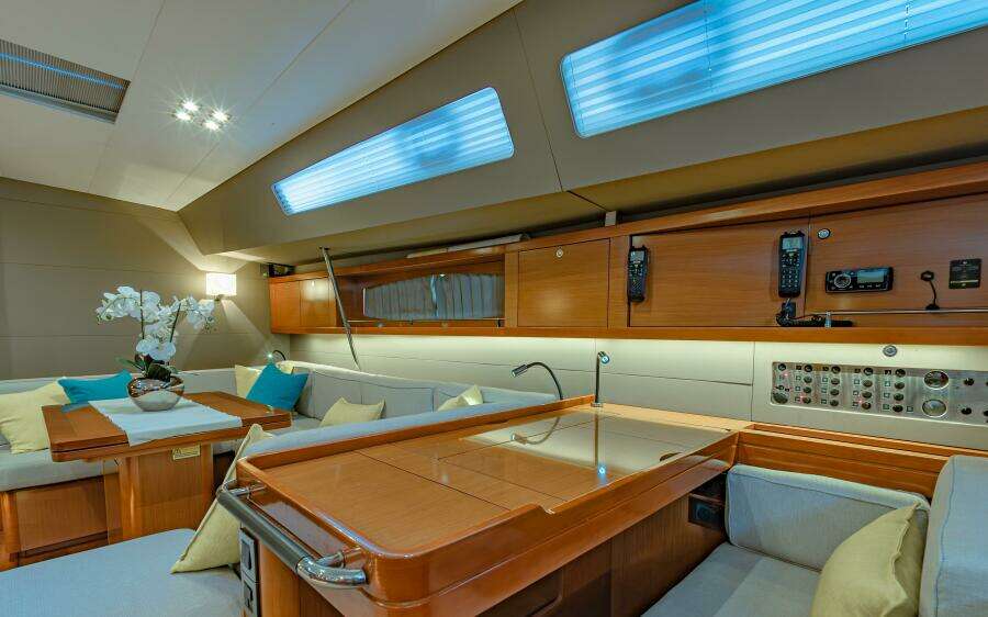 2017 Beneteau Oceanis 60