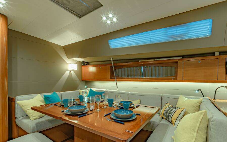 2017 Beneteau Oceanis 60