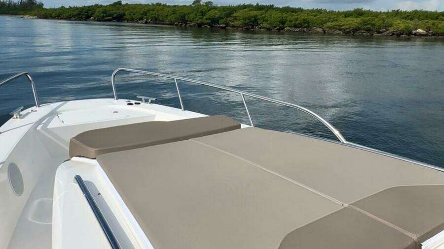 Nimbus Tender 11 - Forward Sun Lounge