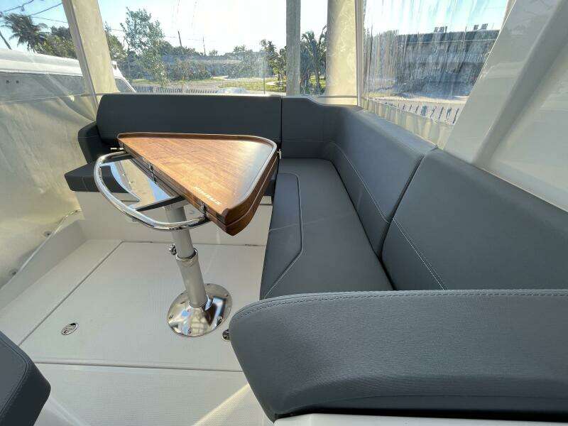 Nimbus Weekender 9 Command Deck