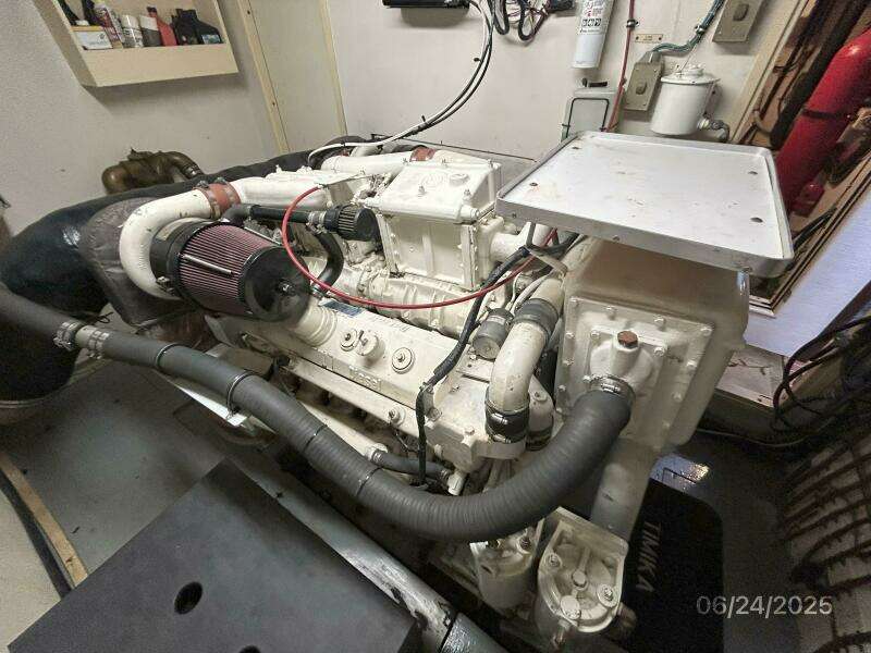 63' Hatteras starboard main engine