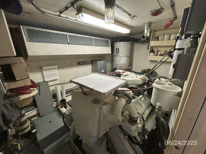 63' Hatteras starboard engine room
