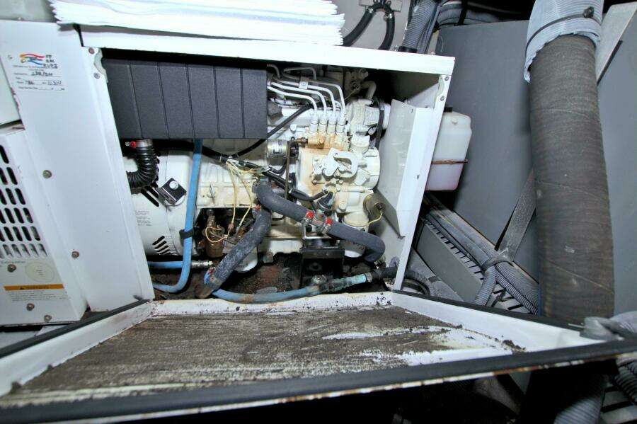 2003 Sea Ray 480 Motor Yacht