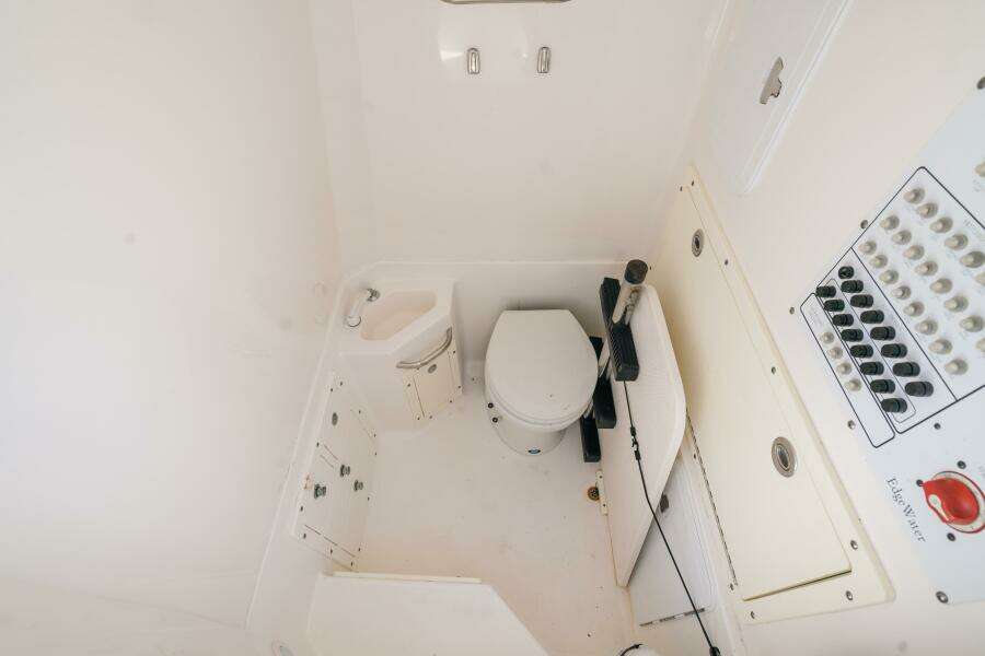 2017 Edgewater 318CC