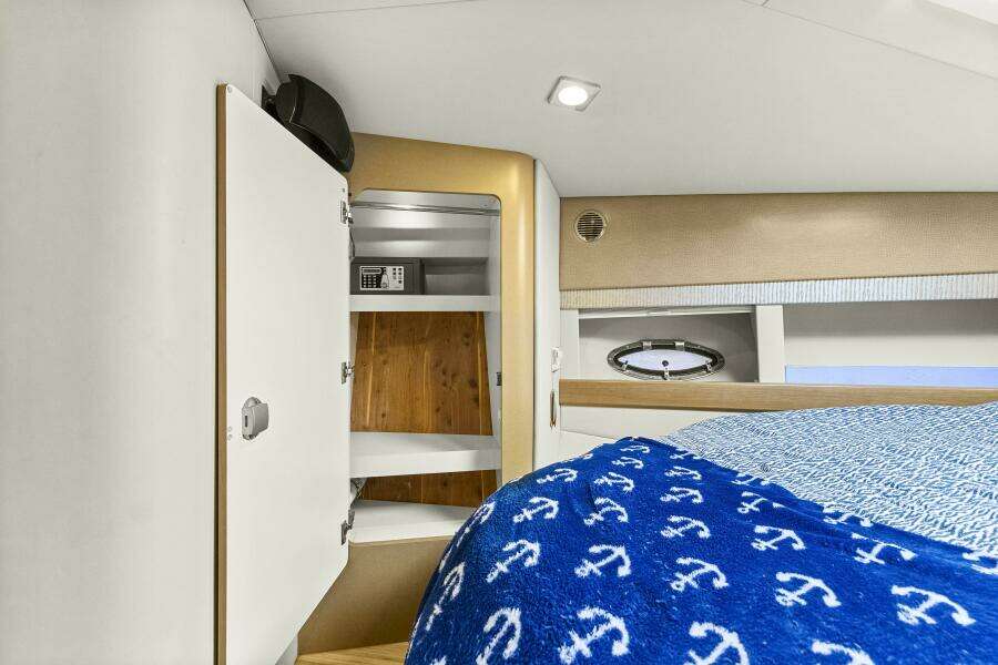 2016 Formula 45 Yacht