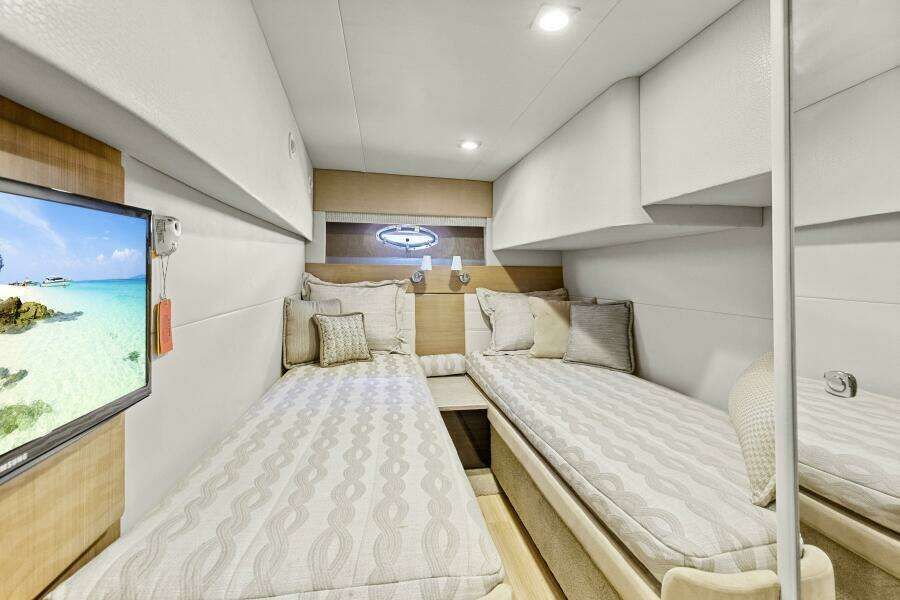 2016 Formula 45 Yacht