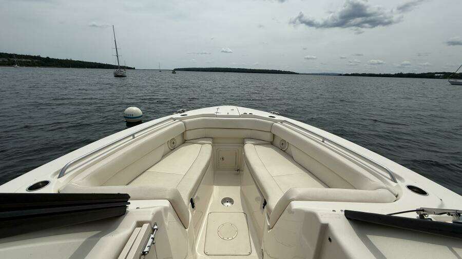 2016 Grady-White 307 Freedom