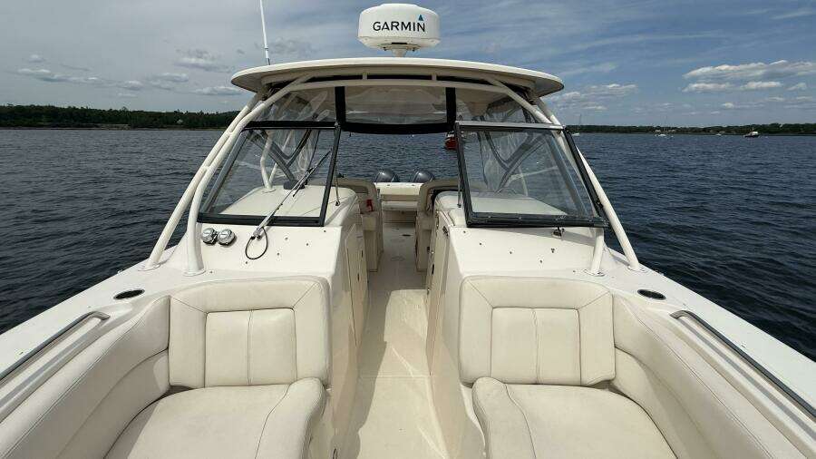 2016 Grady-White 307 Freedom