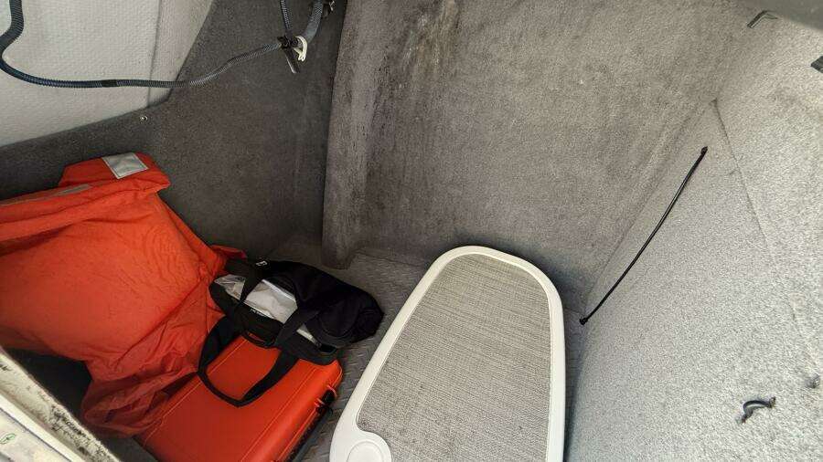 2016 Grady-White 307 Freedom