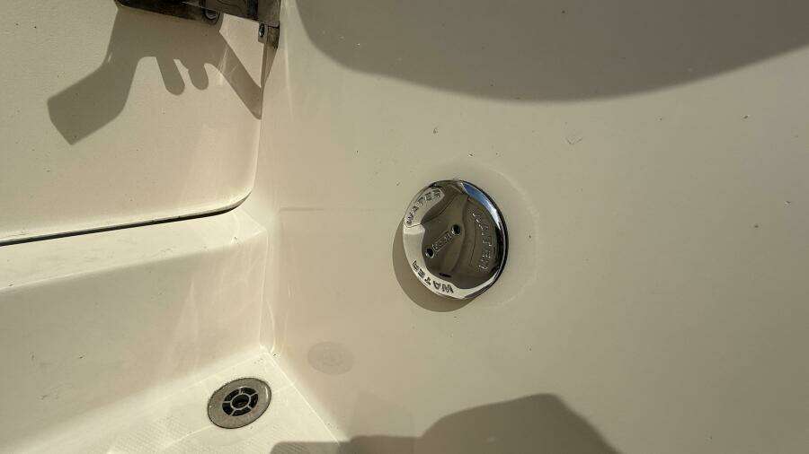 2016 Grady-White 307 Freedom