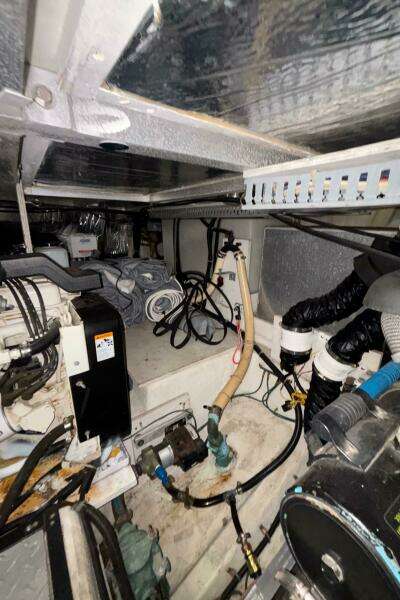 2001 Carver 396 Aft Cabin MY