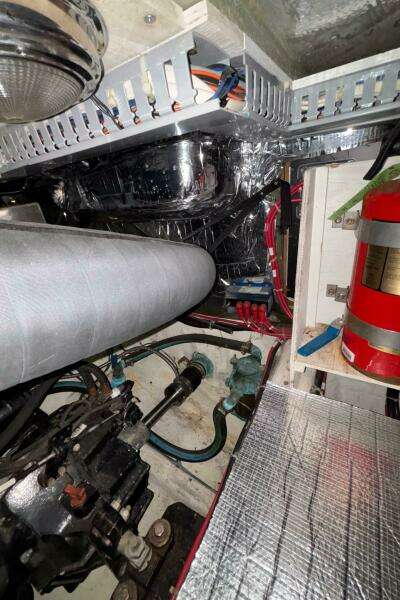 2001 Carver 396 Aft Cabin MY