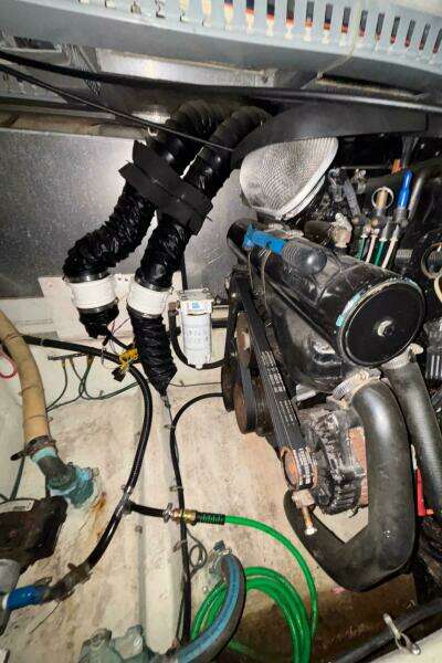 2001 Carver 396 Aft Cabin MY