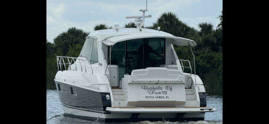 2012 Cruisers Yachts 48 Cantius