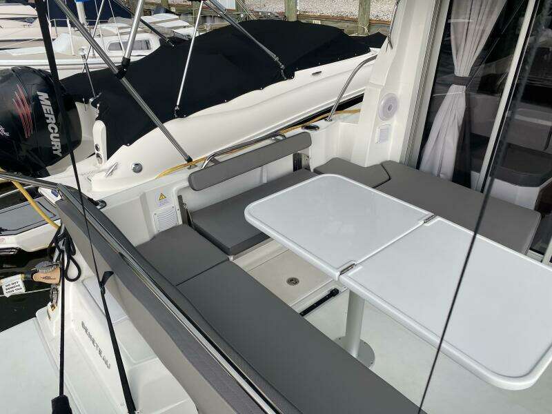 2023 Beneteau Antares 8
