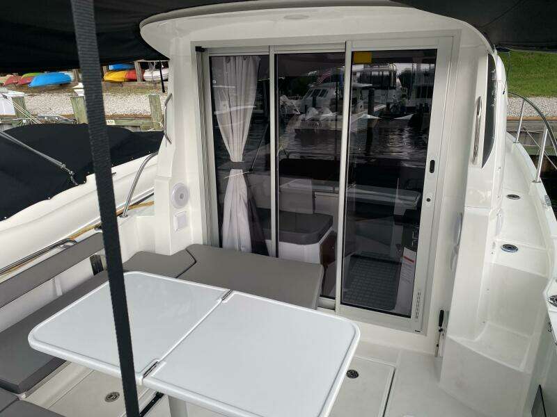 2023 Beneteau Antares 8