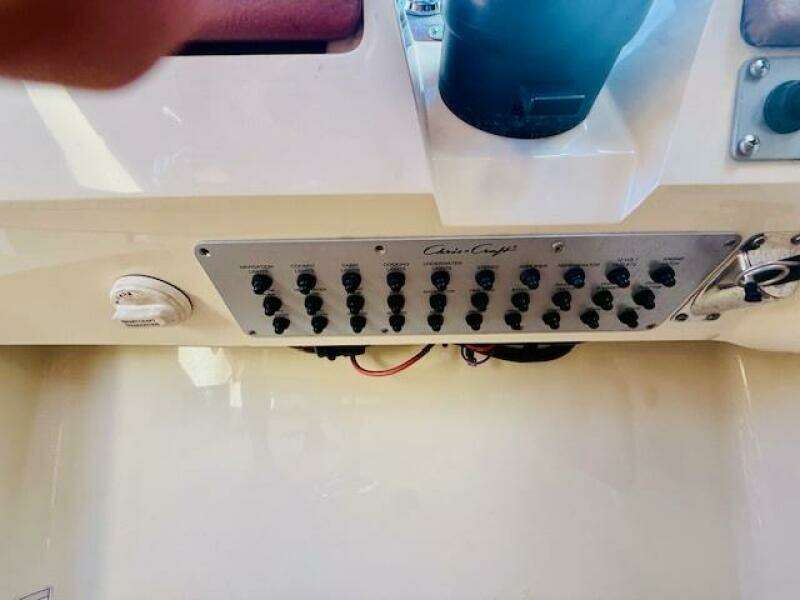 2015 Chris-Craft Launch 32