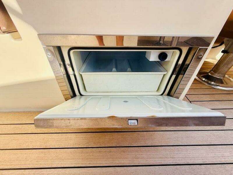 2015 Chris-Craft Launch 32