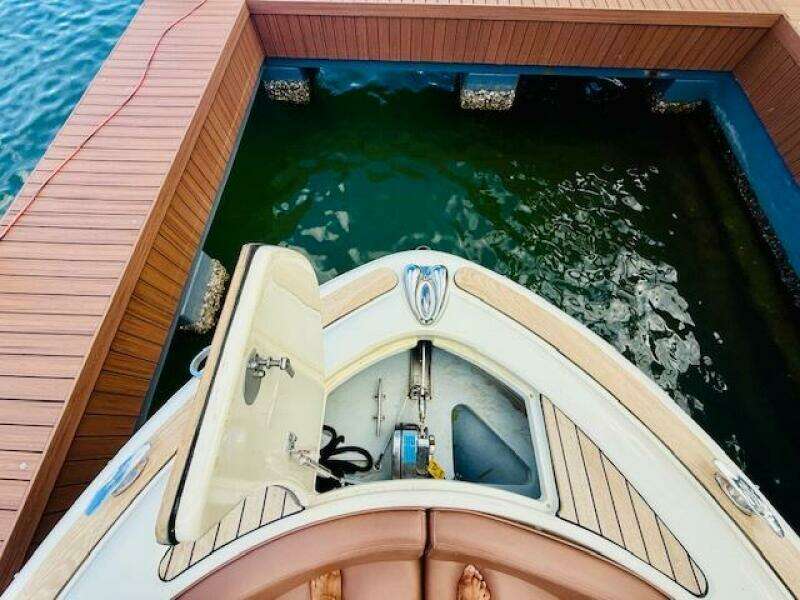 2015 Chris-Craft Launch 32