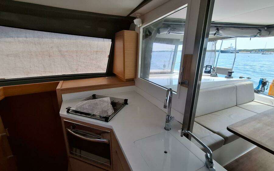 2019 Nautitech 40 Open