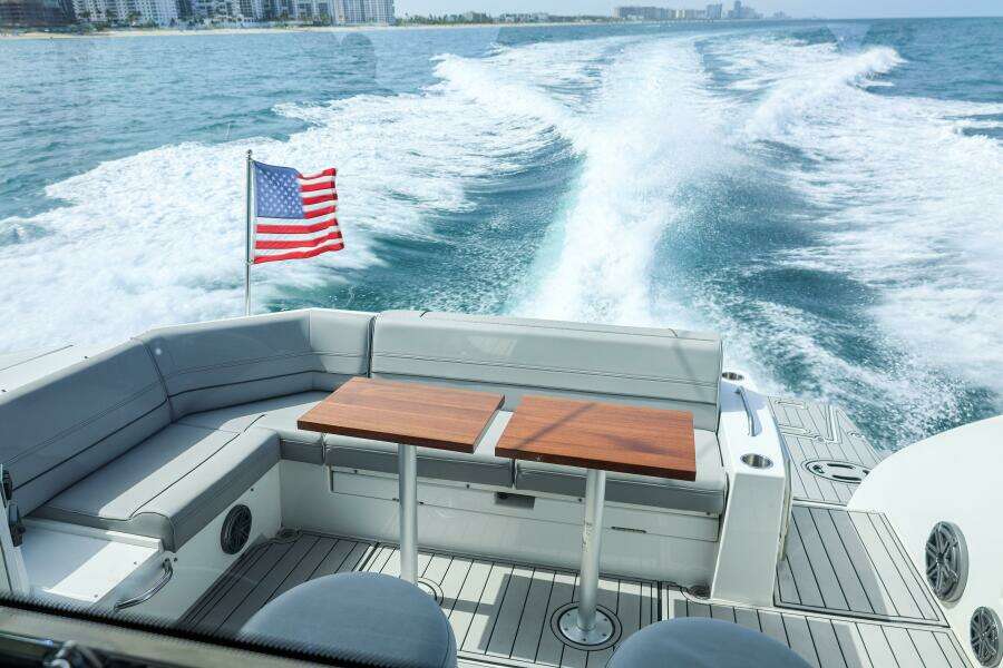 2014 Cruisers Yachts 45 Cantius