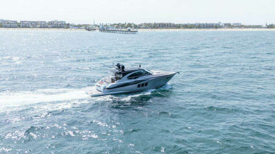 2014 Cruisers Yachts 45 Cantius