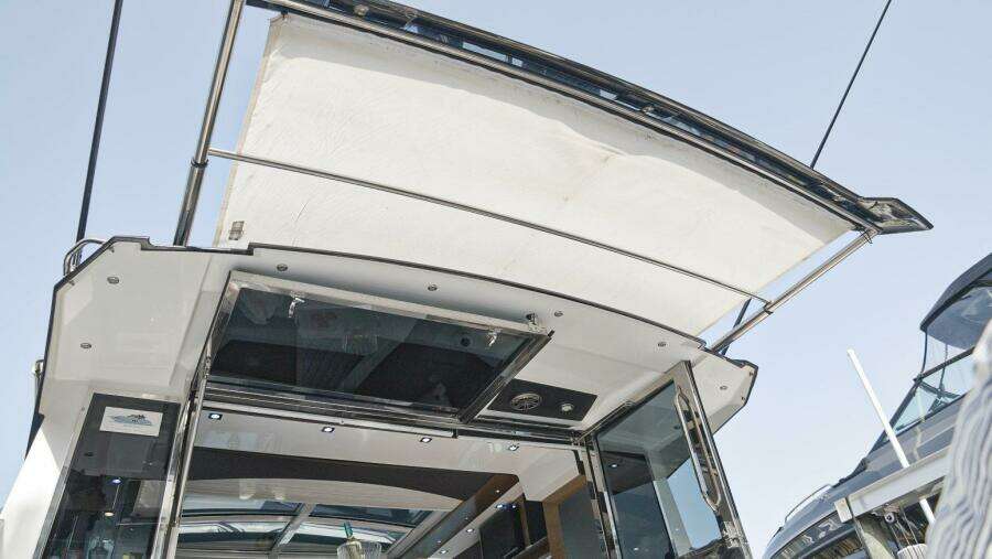 2014 Cruisers Yachts 45 Cantius