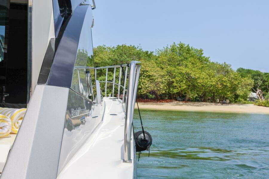 2014 Cruisers Yachts 45 Cantius