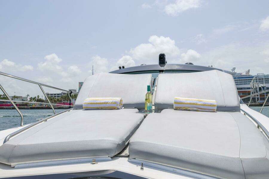 2014 Cruisers Yachts 45 Cantius