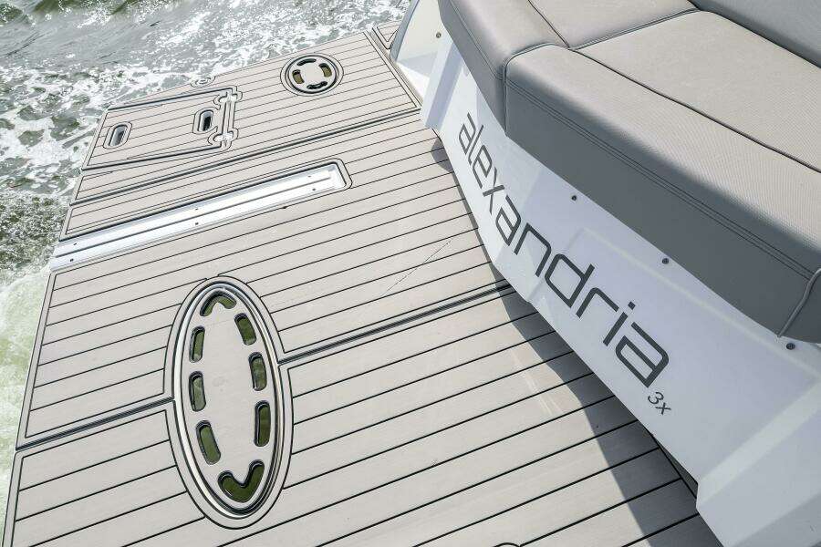 2014 Cruisers Yachts 45 Cantius