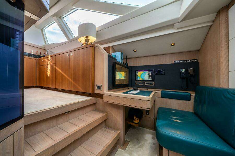 2013 Oyster Yachts Oyster 885