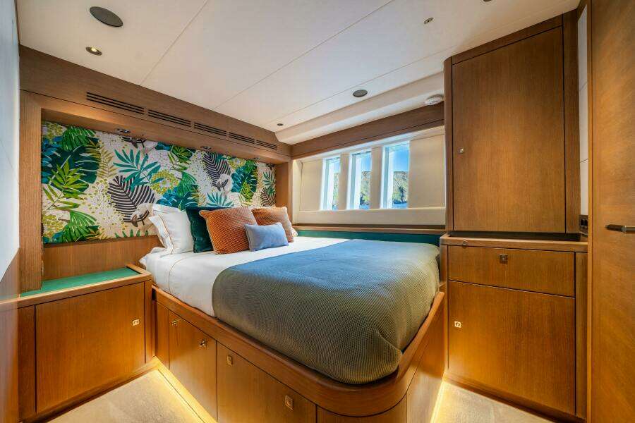 2013 Oyster Yachts Oyster 885